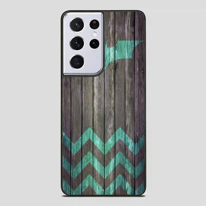 Bat And Chevron On Dark Wood Samsung Galaxy S21 Ultra Case