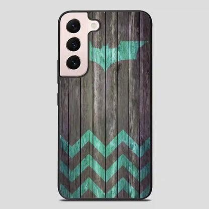 Bat And Chevron On Dark Wood Samsung Galaxy S22 FE Case