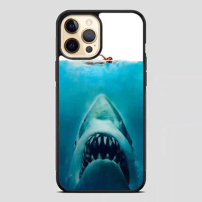 Big White Shark Swim In Sea iPhone 12 Pro Case