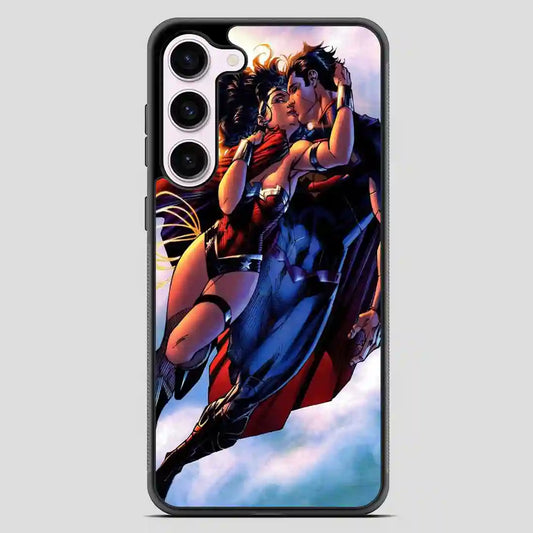 Superman And Wonder Woman Kiss Samsung Galaxy S23 Case