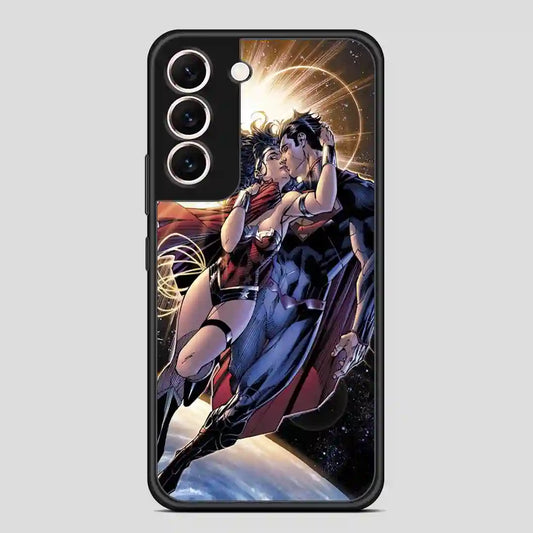 Wonder Woman Kiss Superman Samsung Galaxy S22 Case